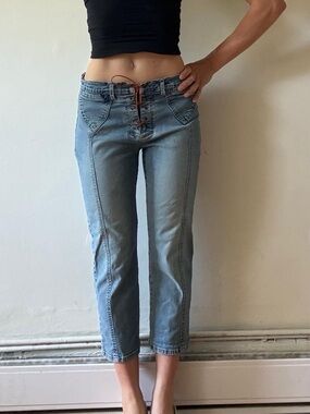 Y2K low-rise capri denim pants— London Blues